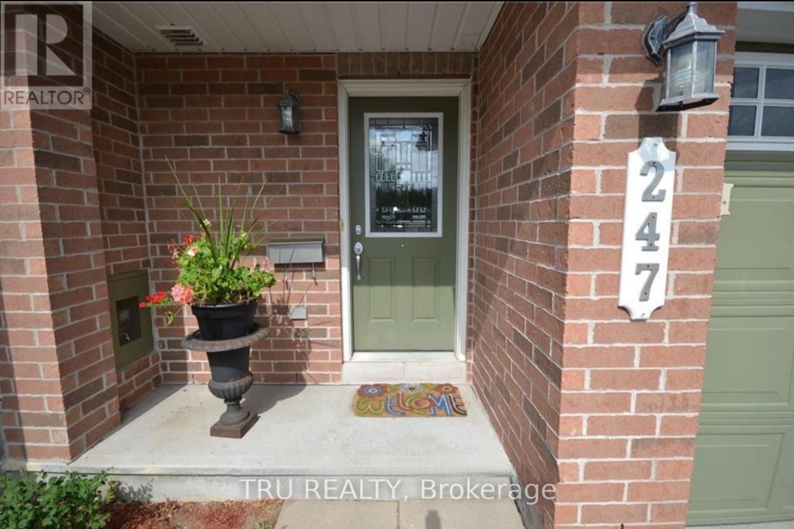 247 Hunterbrook Street, Ottawa, ON - Outdoor With Exterior