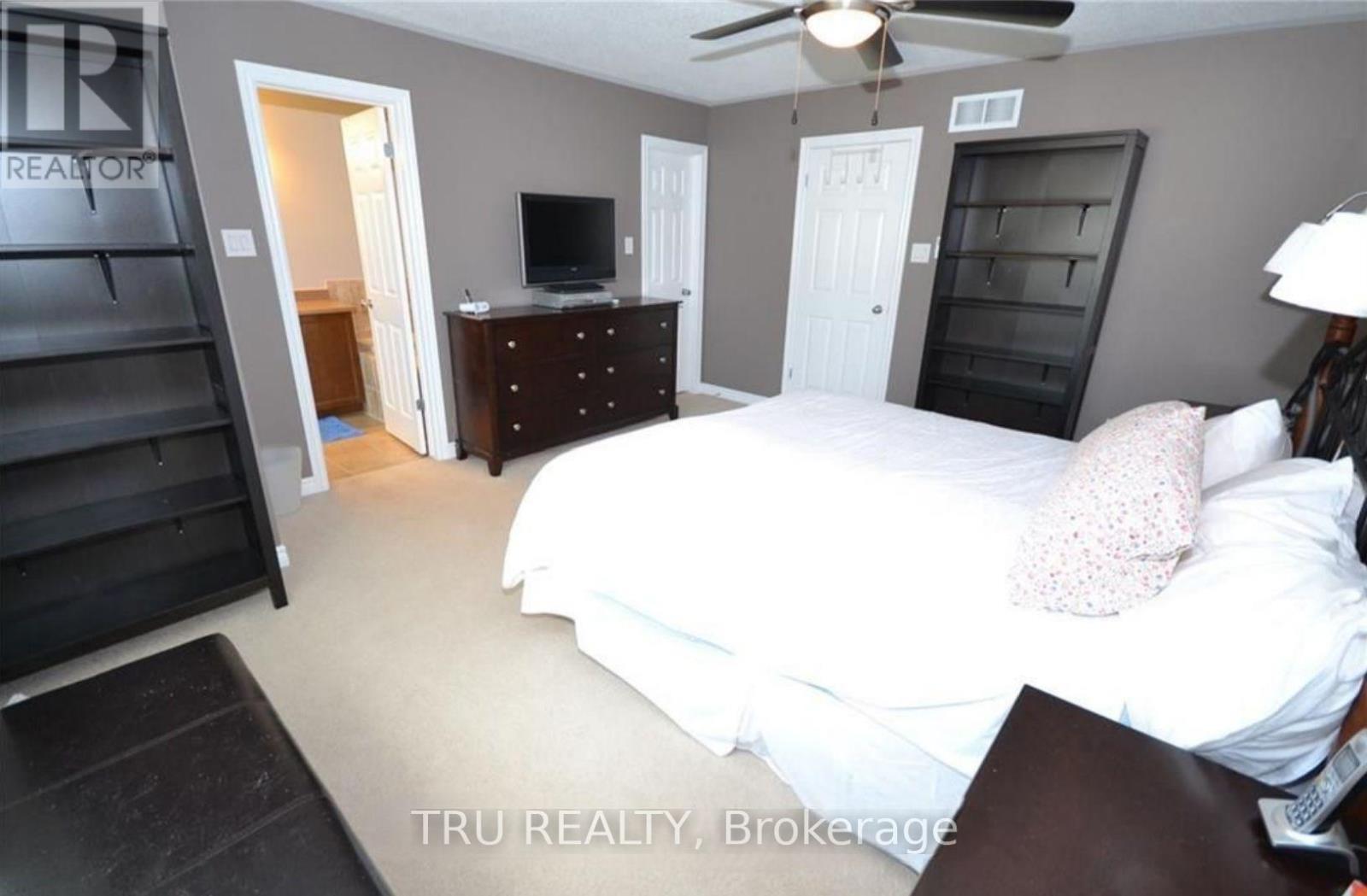247 Hunterbrook Street, Ottawa, ON - Indoor Photo Showing Bedroom