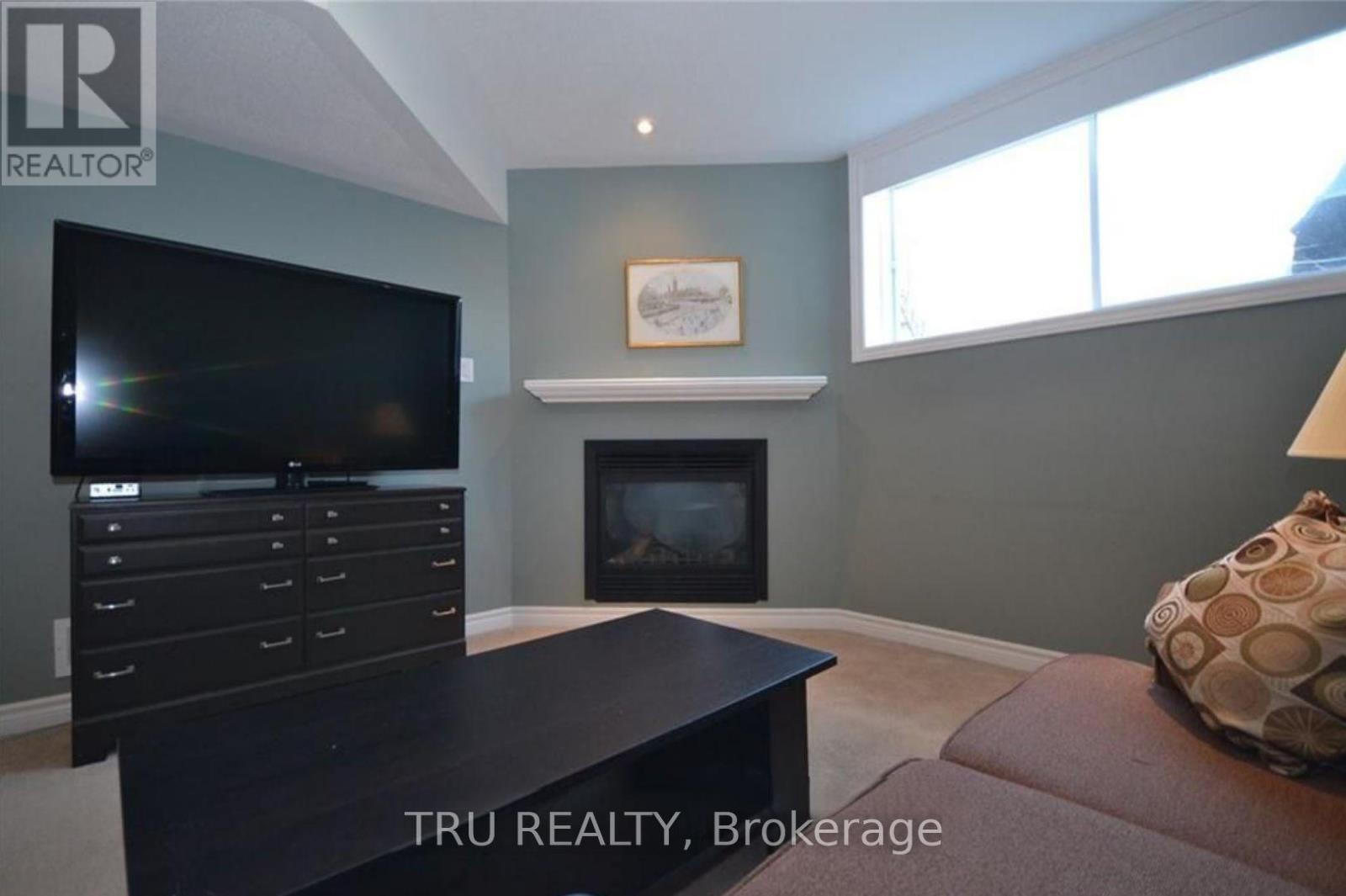 247 Hunterbrook Street, Ottawa, ON - Indoor