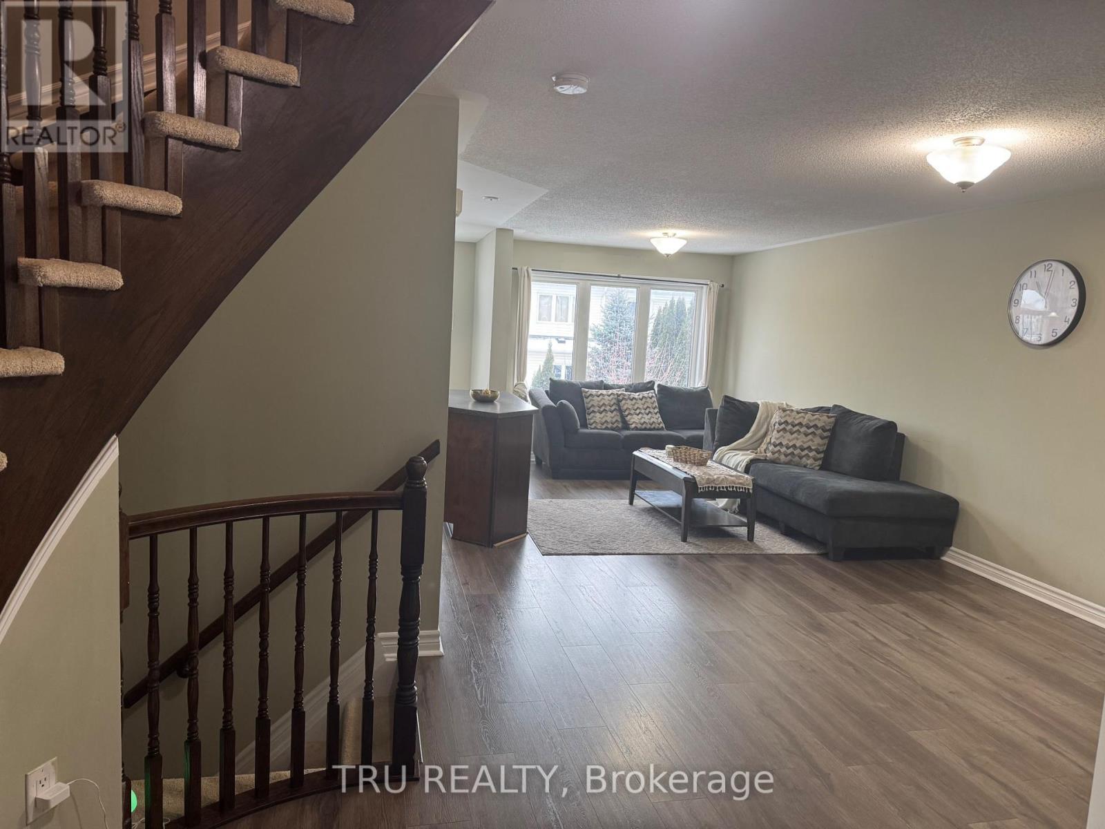 247 Hunterbrook Street, Ottawa, ON - Indoor