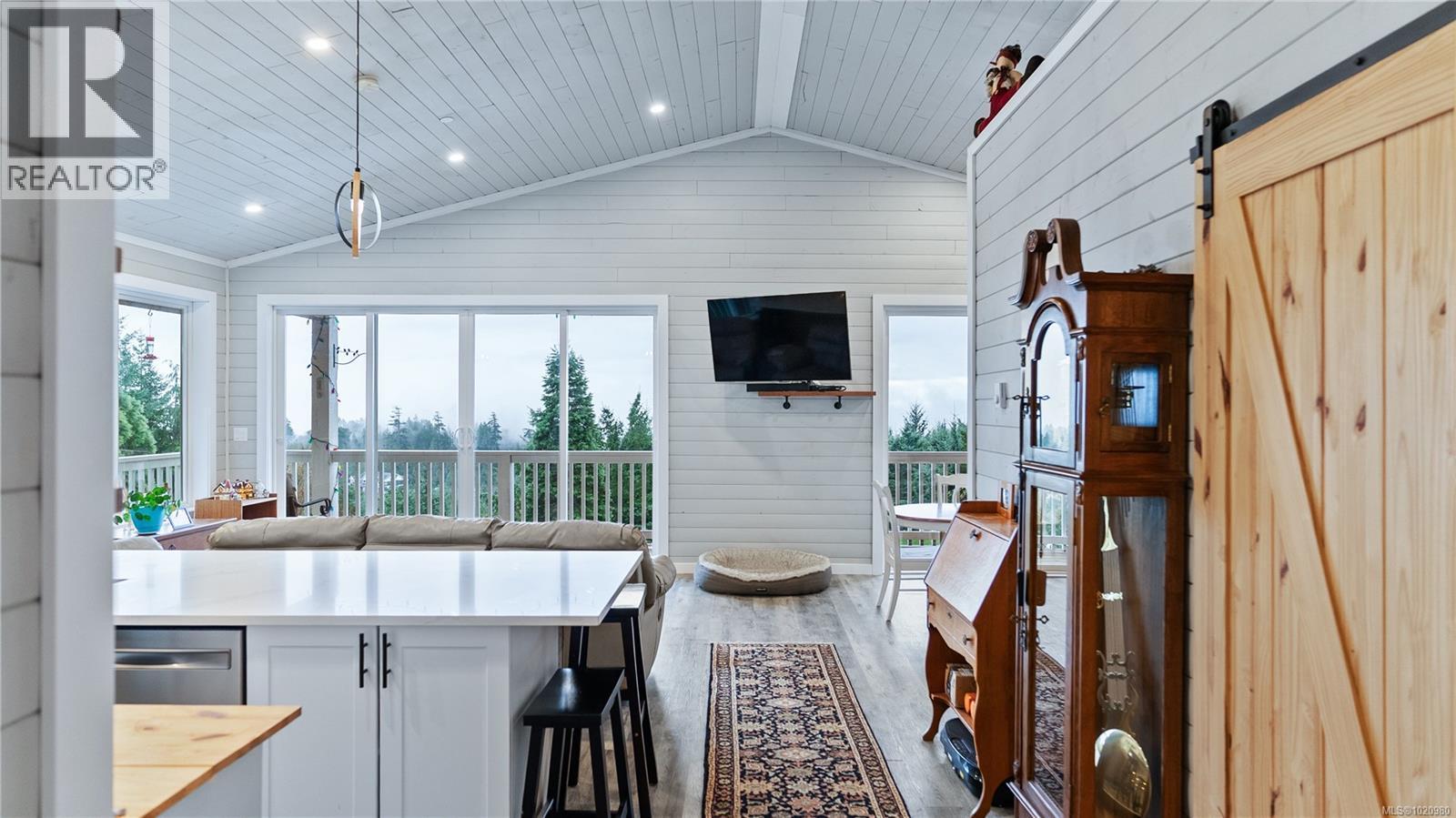 1550 Olympic Dr, Shawnigan Lake, BC - Indoor Photo Showing Other Room