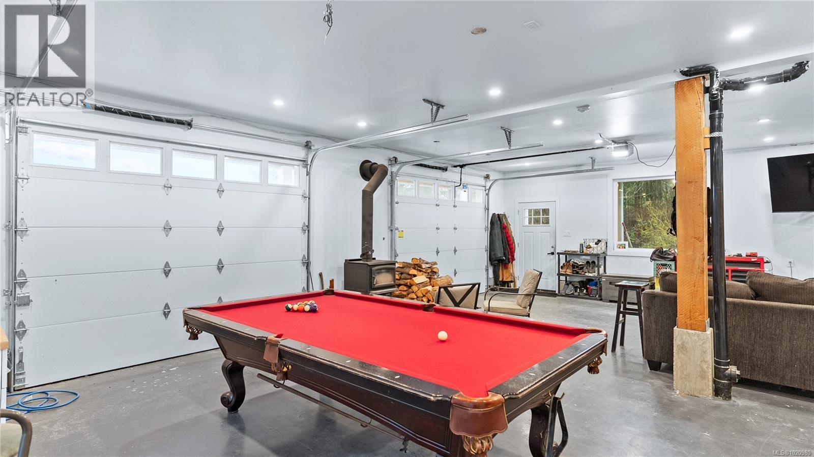 1550 Olympic Dr, Shawnigan Lake, BC - Indoor