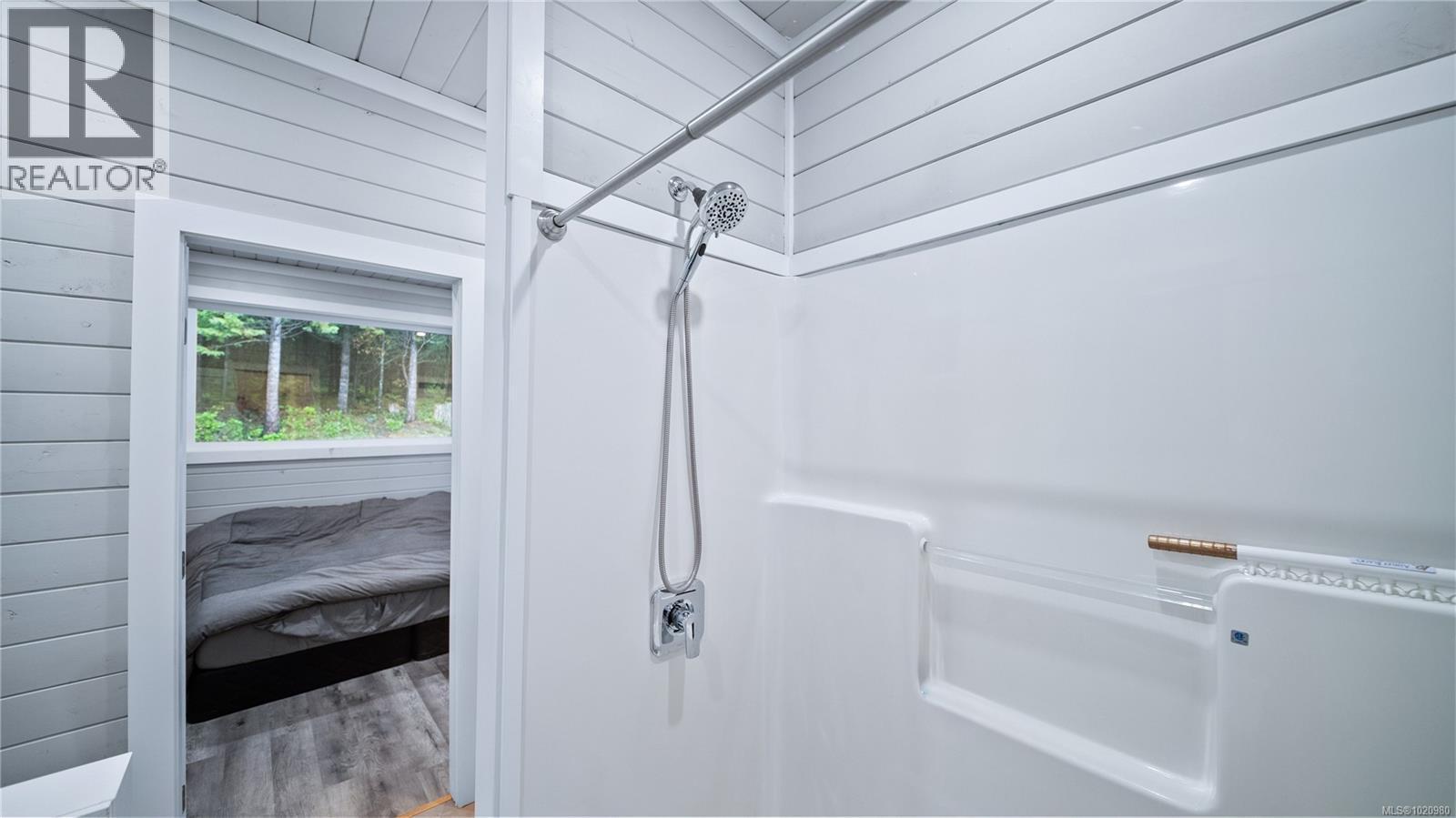 1550 Olympic Dr, Shawnigan Lake, BC - Indoor