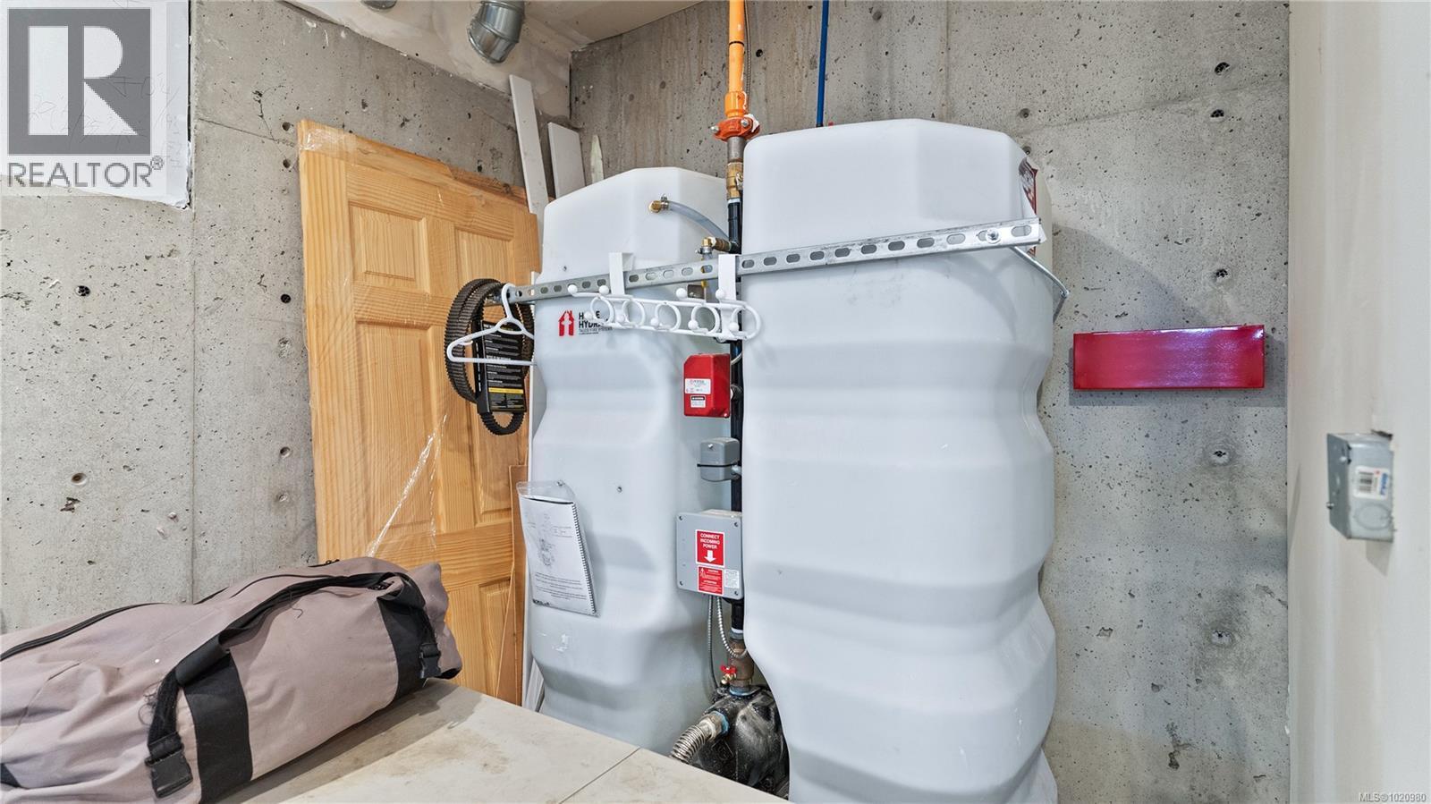 1550 Olympic Dr, Shawnigan Lake, BC - Indoor Photo Showing Basement