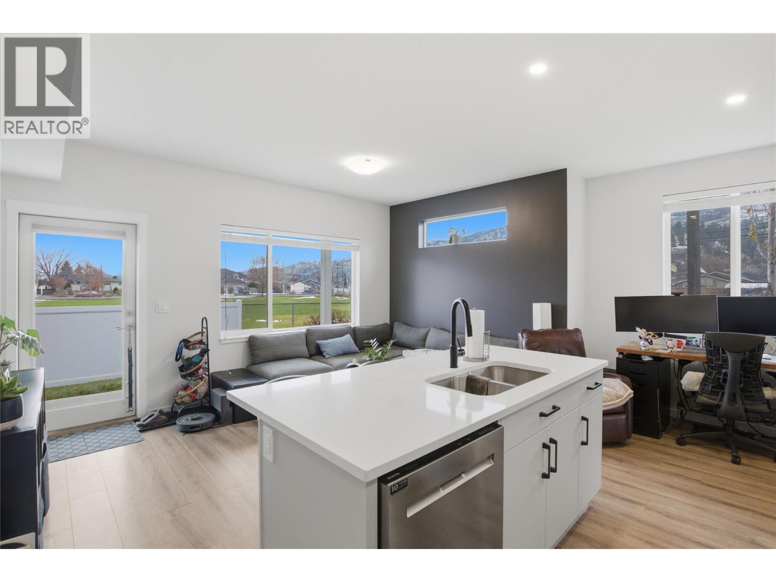 2925 Westsyde Road Unit# 101, Kamloops, BC - Indoor