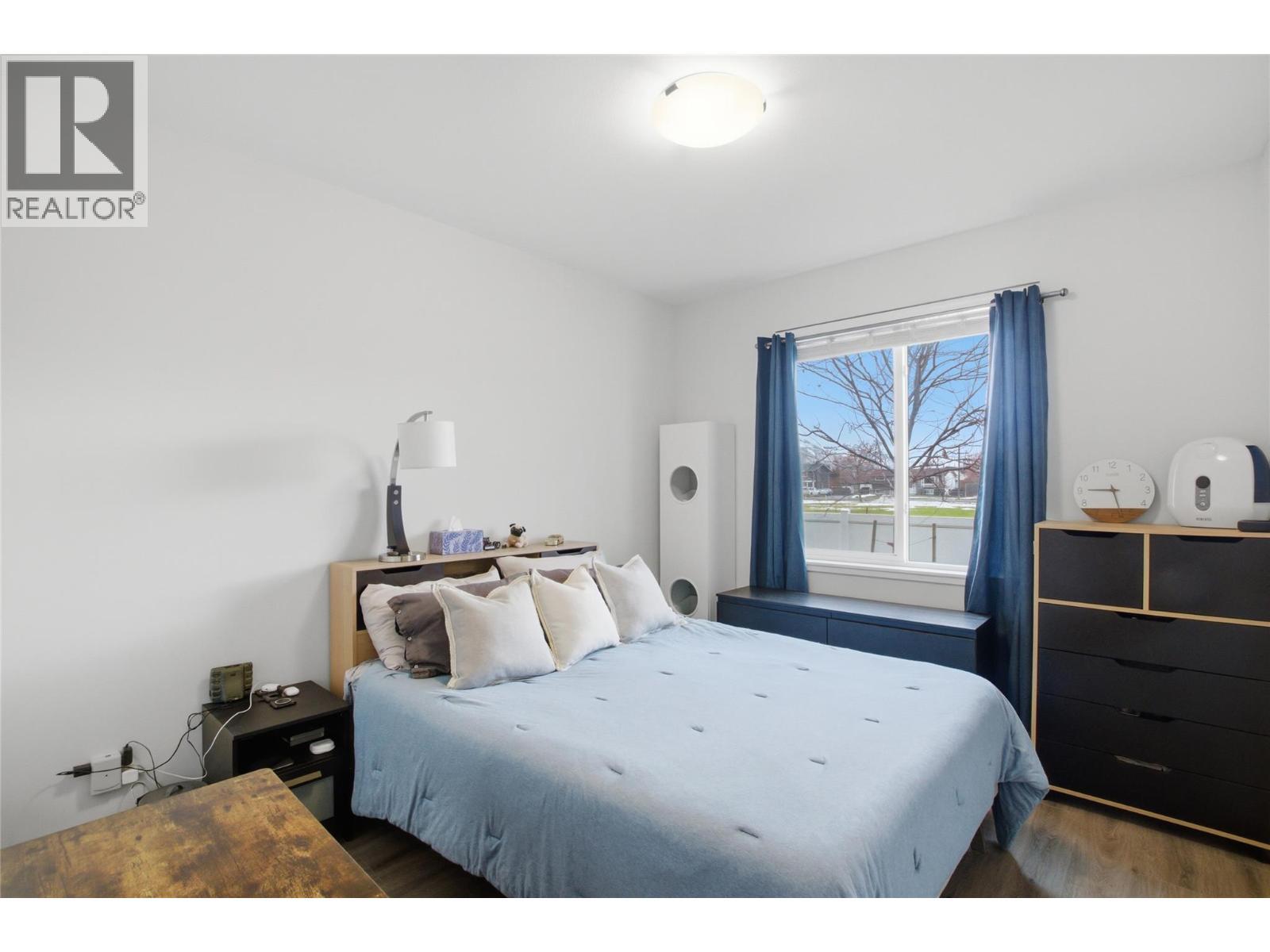 2925 Westsyde Road Unit# 101, Kamloops, BC - Indoor Photo Showing Bedroom