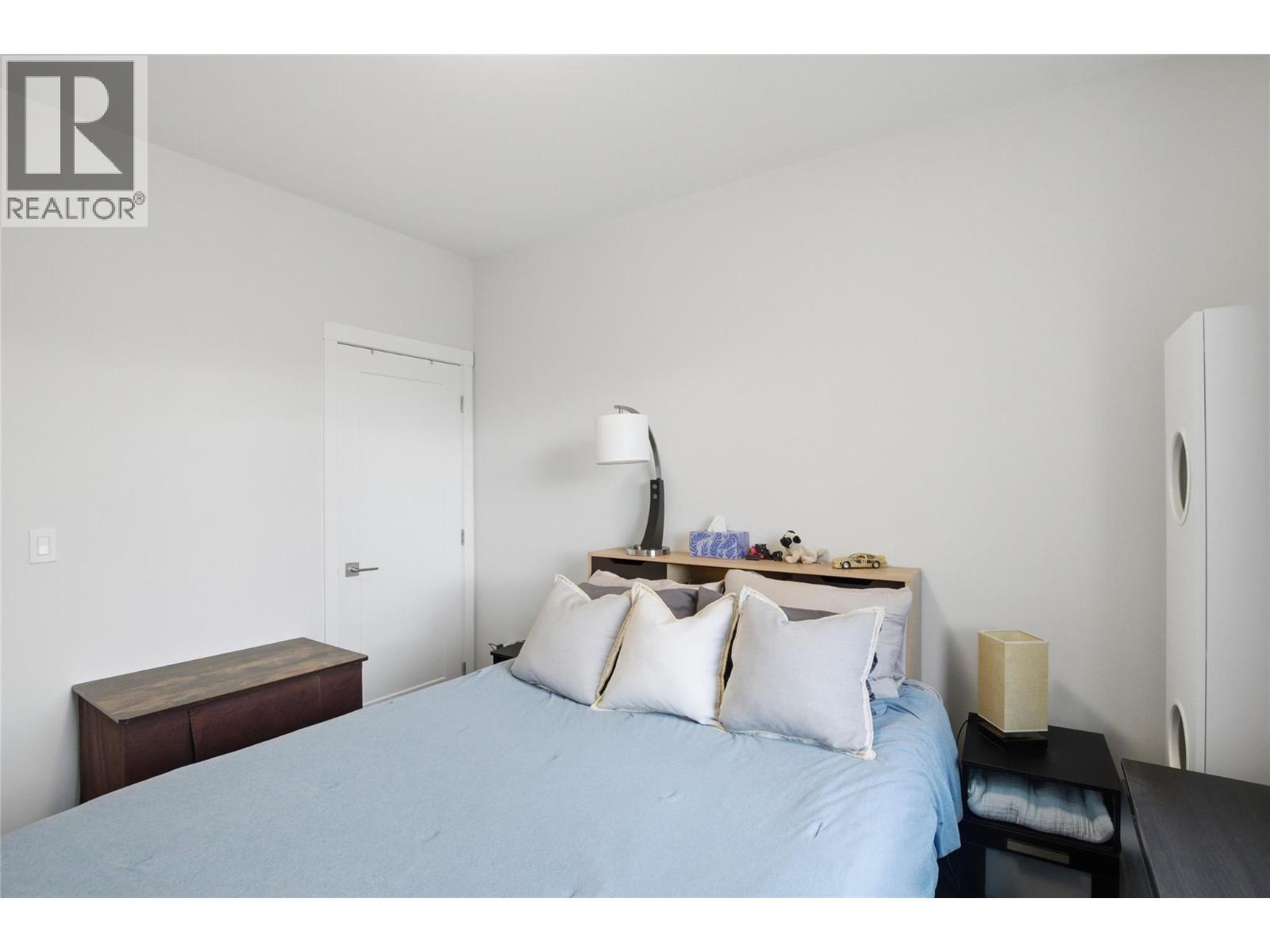 2925 Westsyde Road Unit# 101, Kamloops, BC - Indoor Photo Showing Bedroom