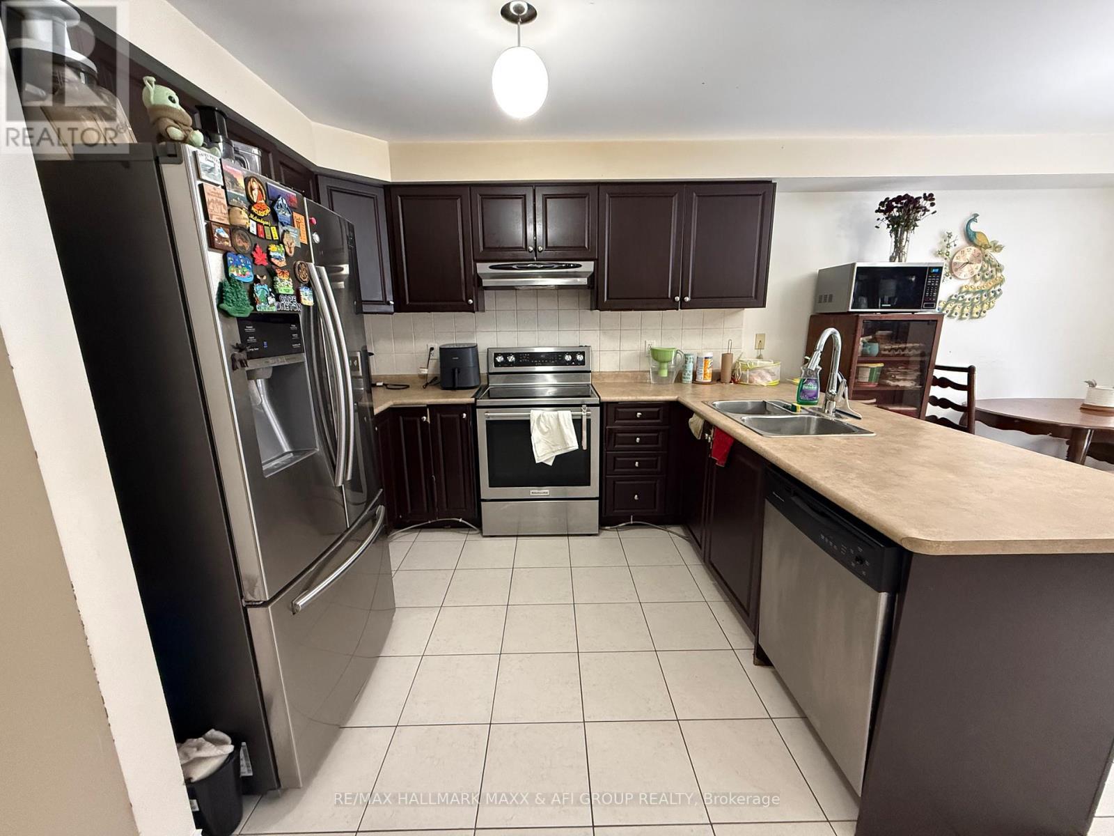 40 Chatterson Street, Whitby, ON - Indoor Photo Showing Kitchen With Double Sink