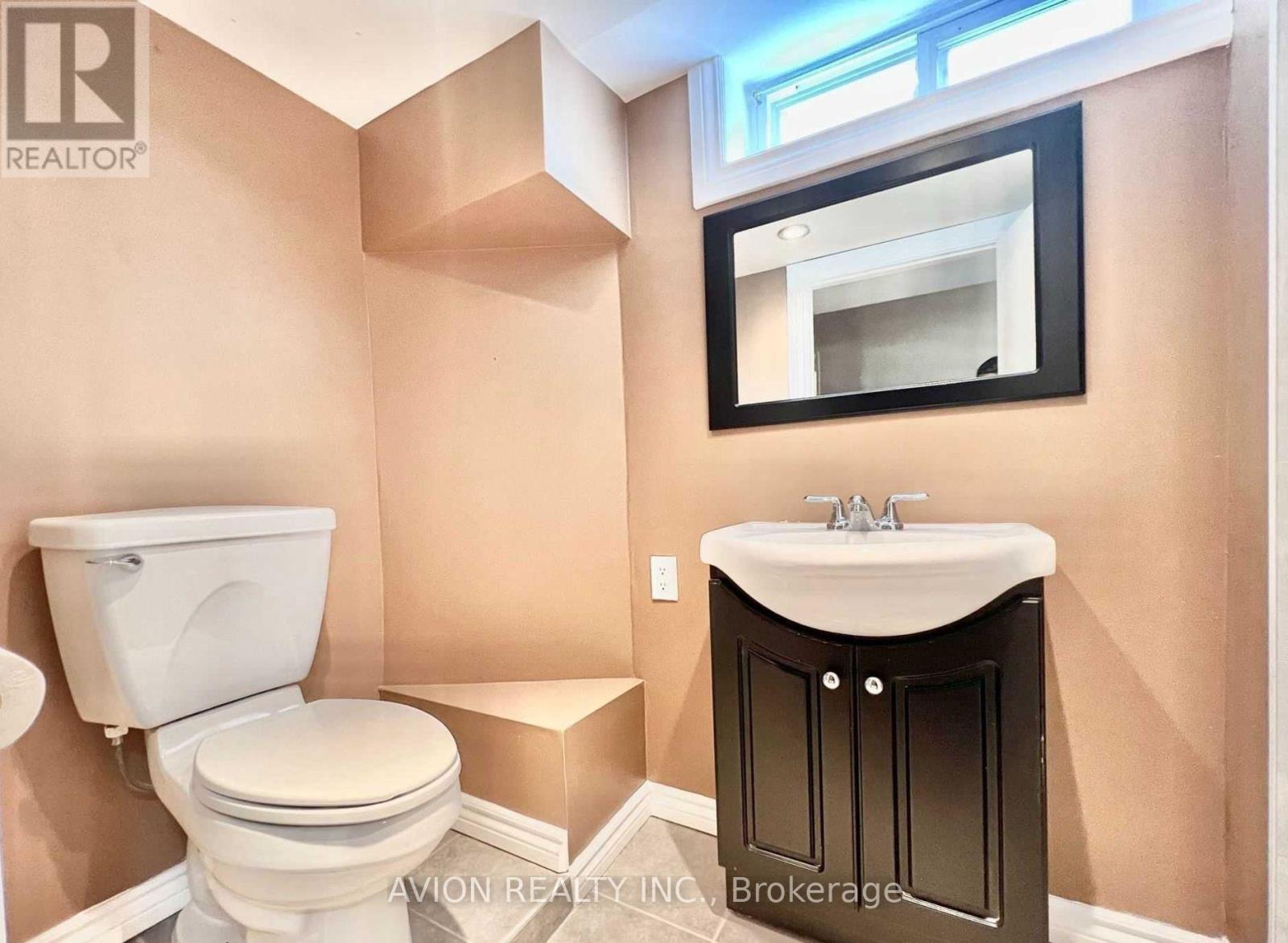 878 West Shore Boulevard, Pickering, ON - Indoor Photo Showing Bathroom