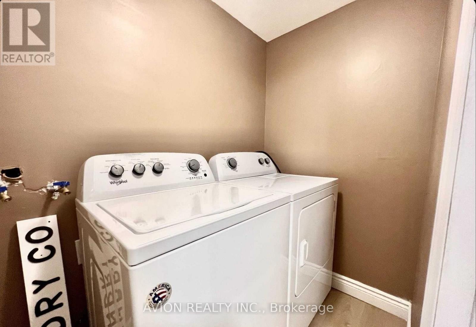 878 West Shore Boulevard, Pickering, ON - Indoor Photo Showing Laundry Room