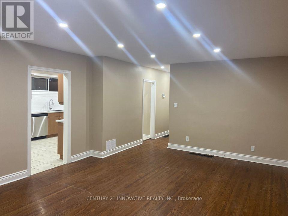 330 Rosedale Drive, Whitby, ON - Indoor Photo Showing Other Room