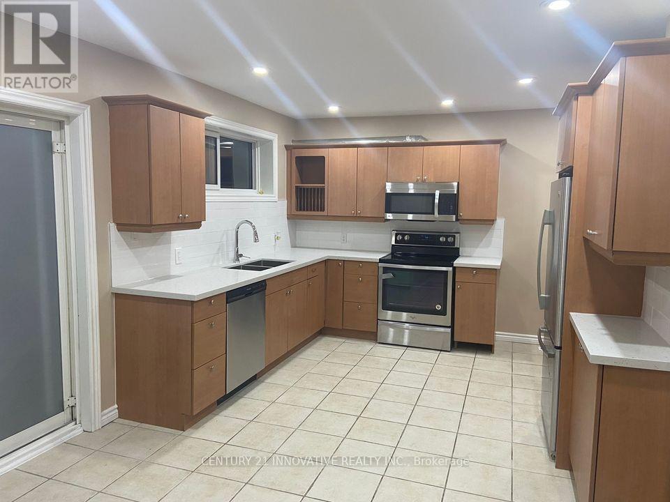 330 Rosedale Drive, Whitby, ON - Indoor Photo Showing Kitchen With Double Sink