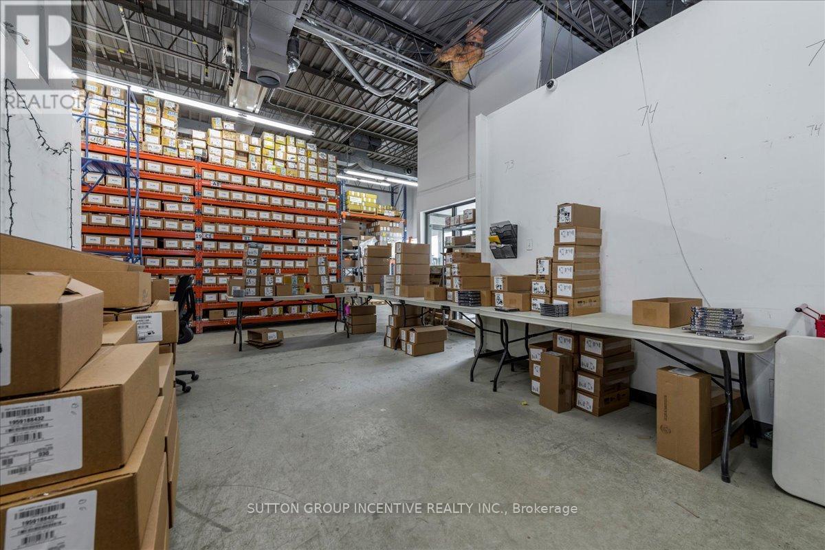 8/9 - 18 Alliance Boulevard, Barrie, ON