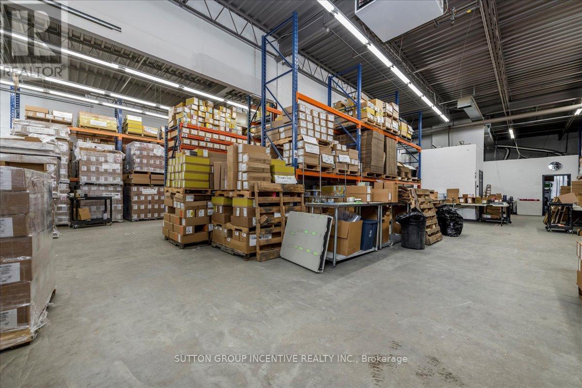 8/9 - 18 Alliance Boulevard, Barrie, ON