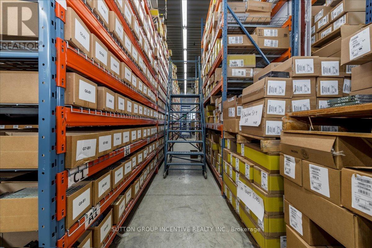 8/9 - 18 Alliance Boulevard, Barrie, ON