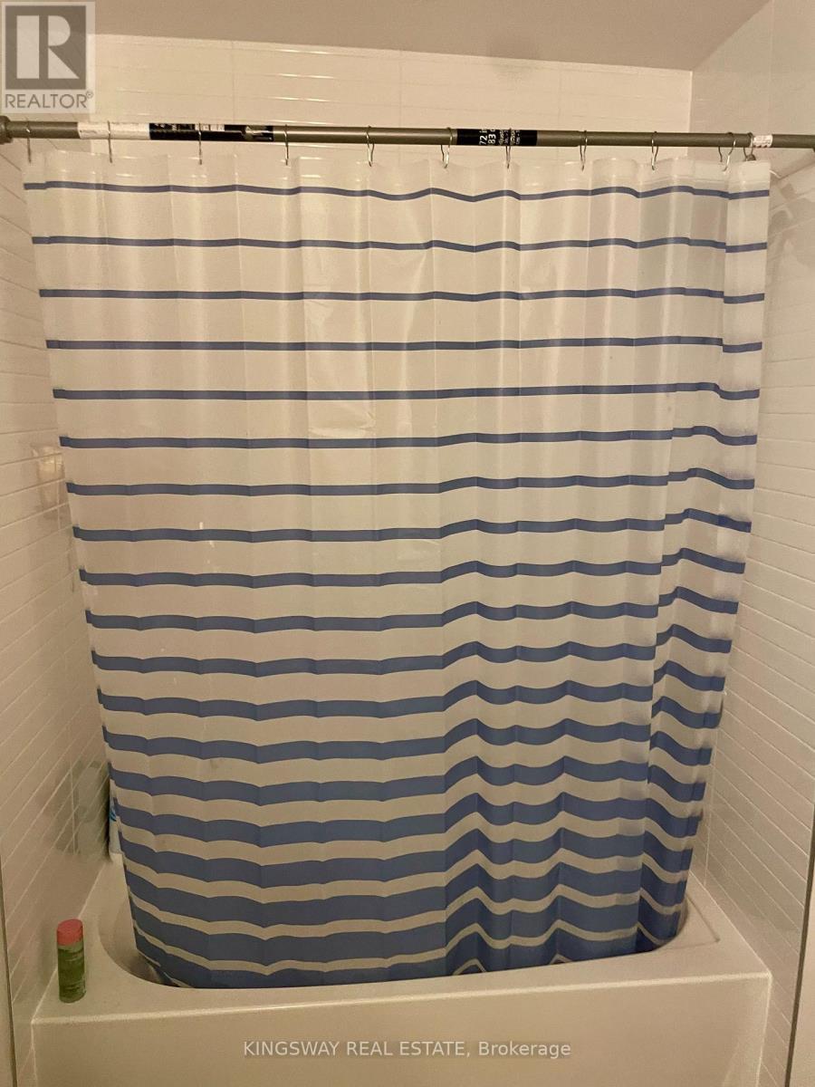 1002 - 3220 William Coltson Avenue, Oakville, ON - Indoor Photo Showing Other Room