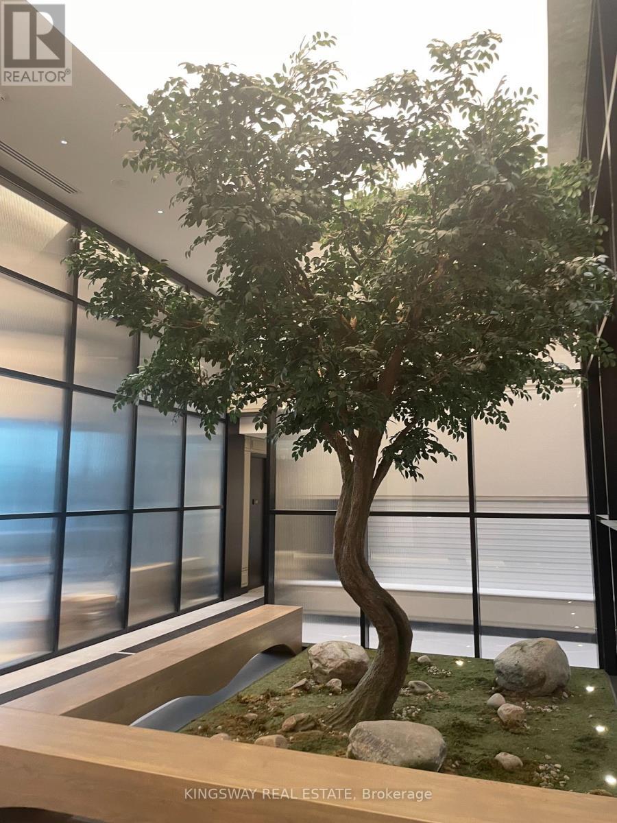 1002 - 3220 William Coltson Avenue, Oakville, ON - Photo Showing Other Room