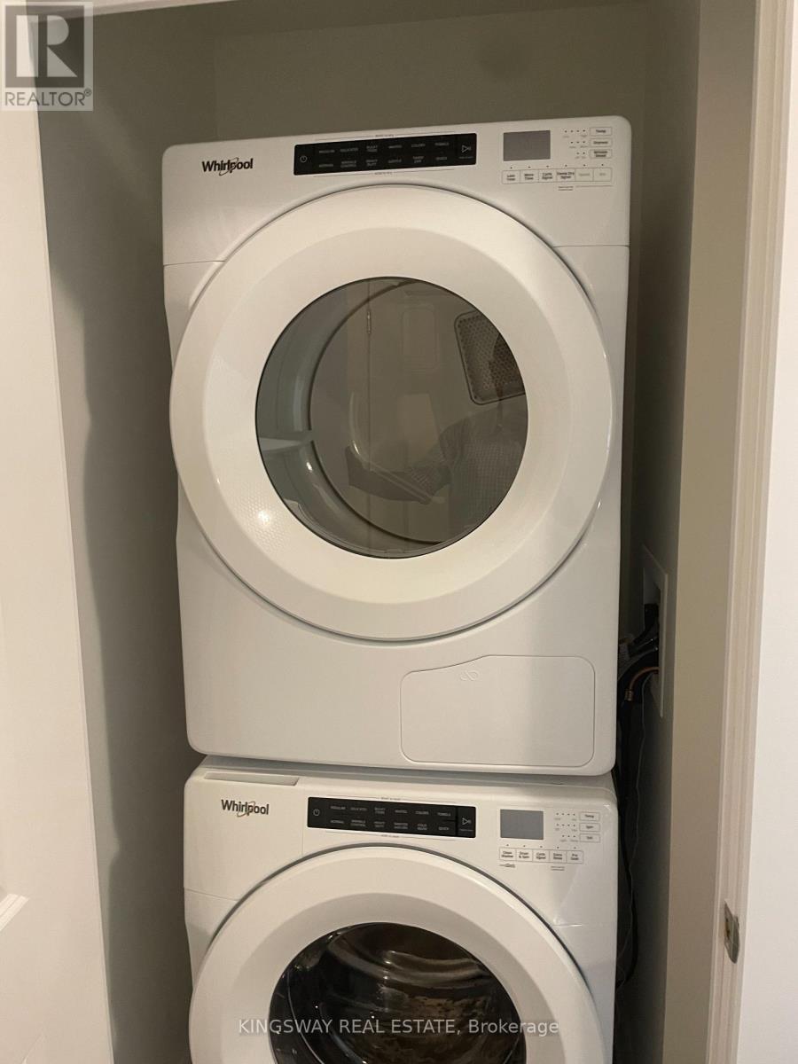 1002 - 3220 William Coltson Avenue, Oakville, ON - Indoor Photo Showing Laundry Room