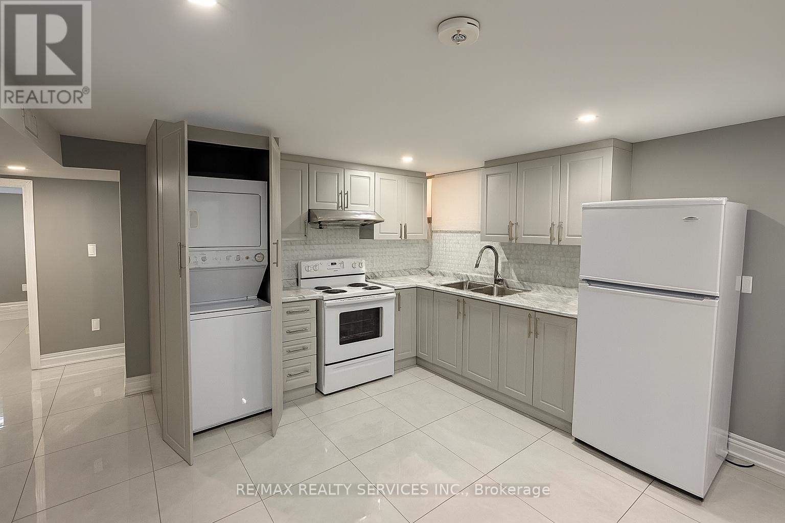 70 Prouse Drive, Brampton, ON - Indoor Photo Showing Kitchen With Double Sink