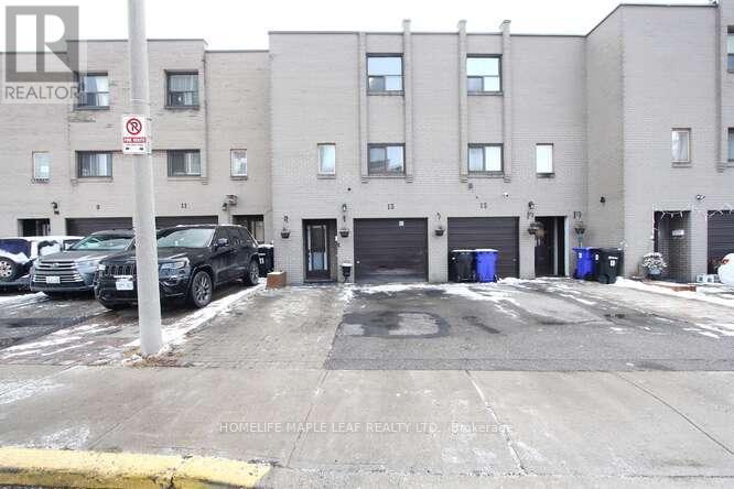 7-13 - 13 Lotherton Pathway, Toronto, ON - Outdoor