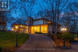 200 MAIN STREET S Brampton, ON L6W 2E2