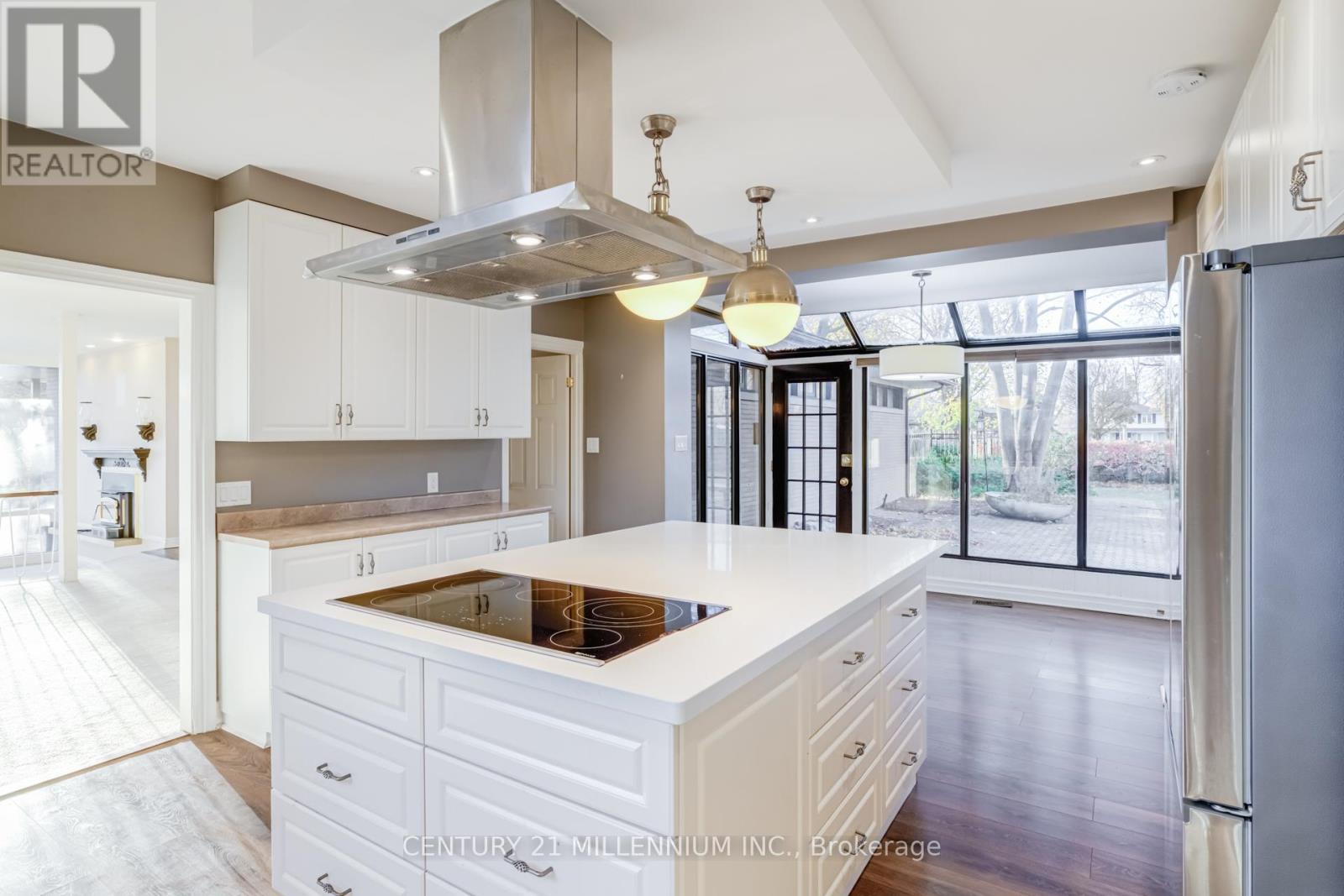 200 Main Street S, Brampton, ON - Indoor Photo Showing Kitchen