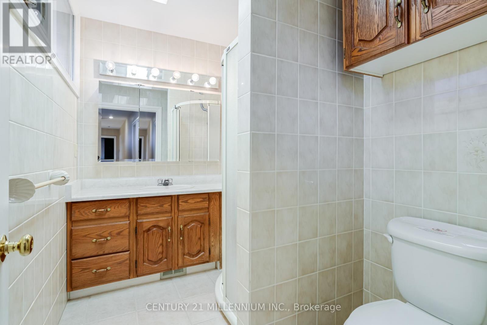 200 Main Street S, Brampton, ON - Indoor Photo Showing Bathroom