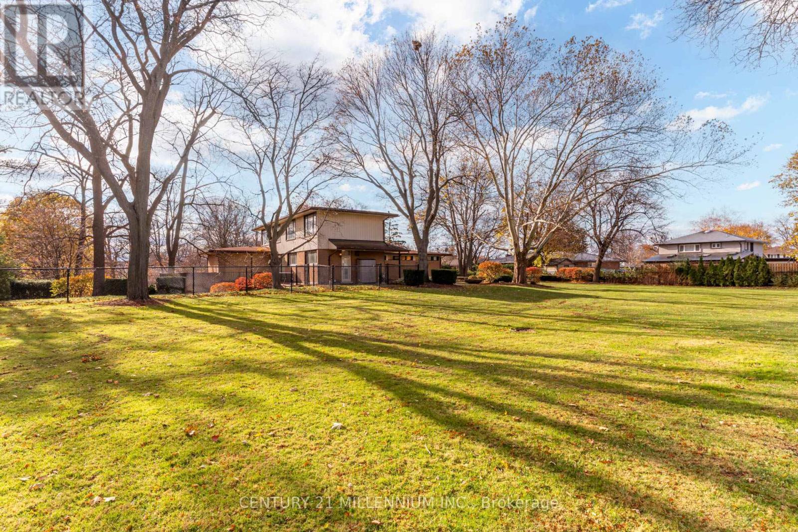 200 Main Street S, Brampton, ON - Outdoor