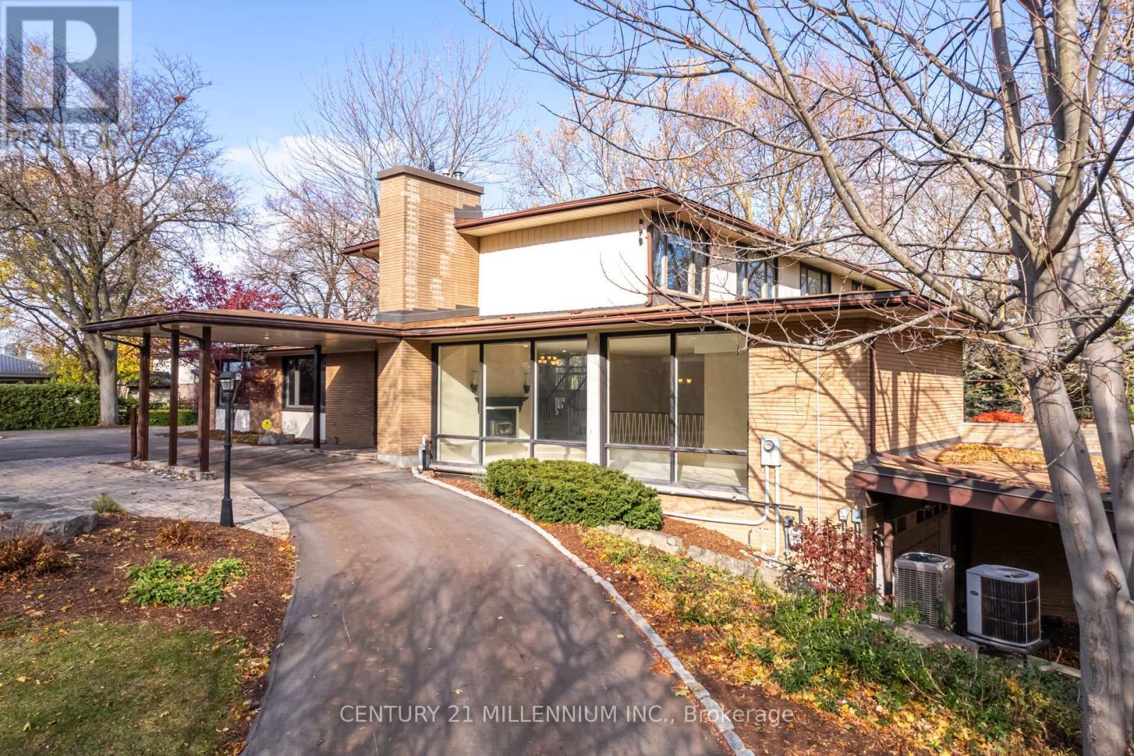 200 Main Street S, Brampton, ON - Outdoor