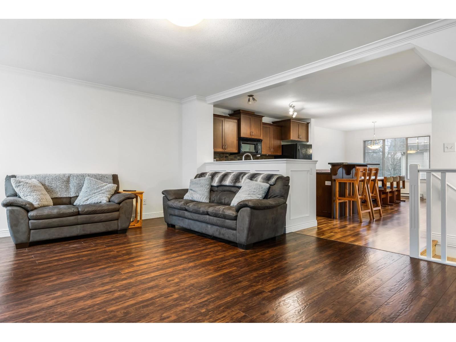 66 5556 Peach Road|Garrison Crossing, Chilliwack, BC - Indoor Photo Showing Living Room