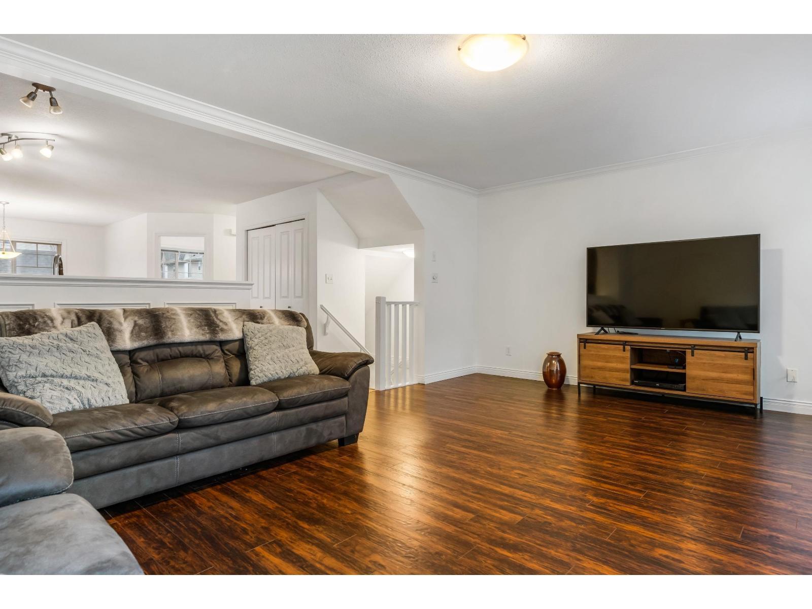 66 5556 Peach Road|Garrison Crossing, Chilliwack, BC - Indoor Photo Showing Living Room