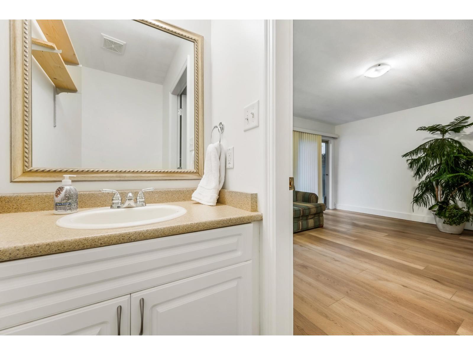 66 5556 Peach Road|Garrison Crossing, Chilliwack, BC - Indoor Photo Showing Bathroom