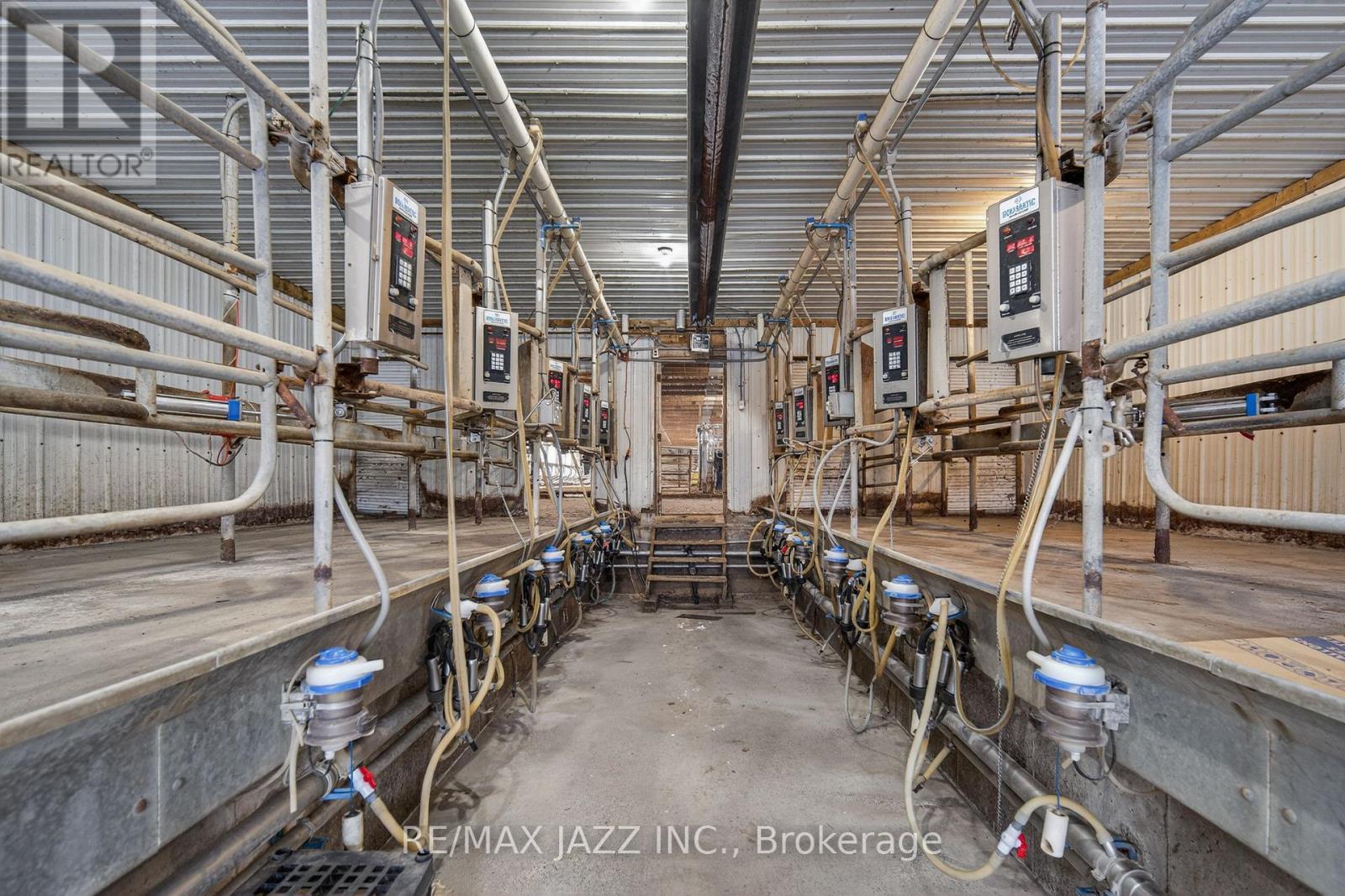 10 cow milk parlor. - 1735 County Rd 48, Havelock-Belmont-Methuen (Belmont-Methuen), ON