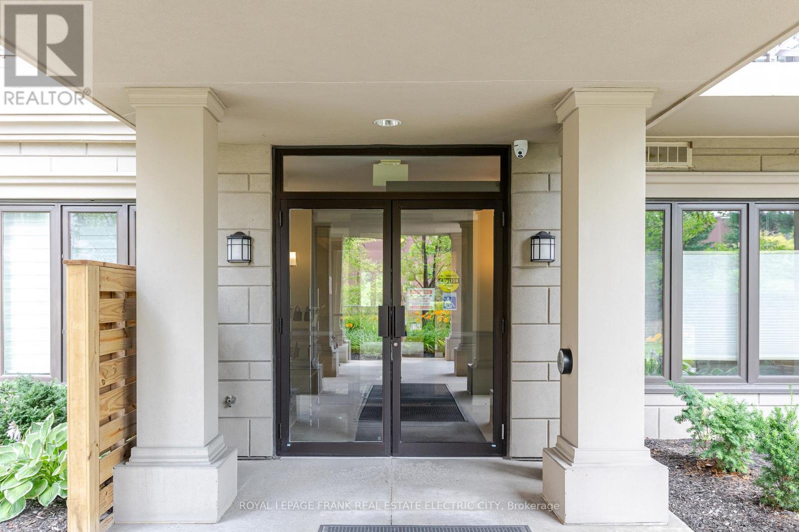 105 - 869 Clonsilla Avenue, Peterborough (Otonabee Ward 1), ON - Outdoor