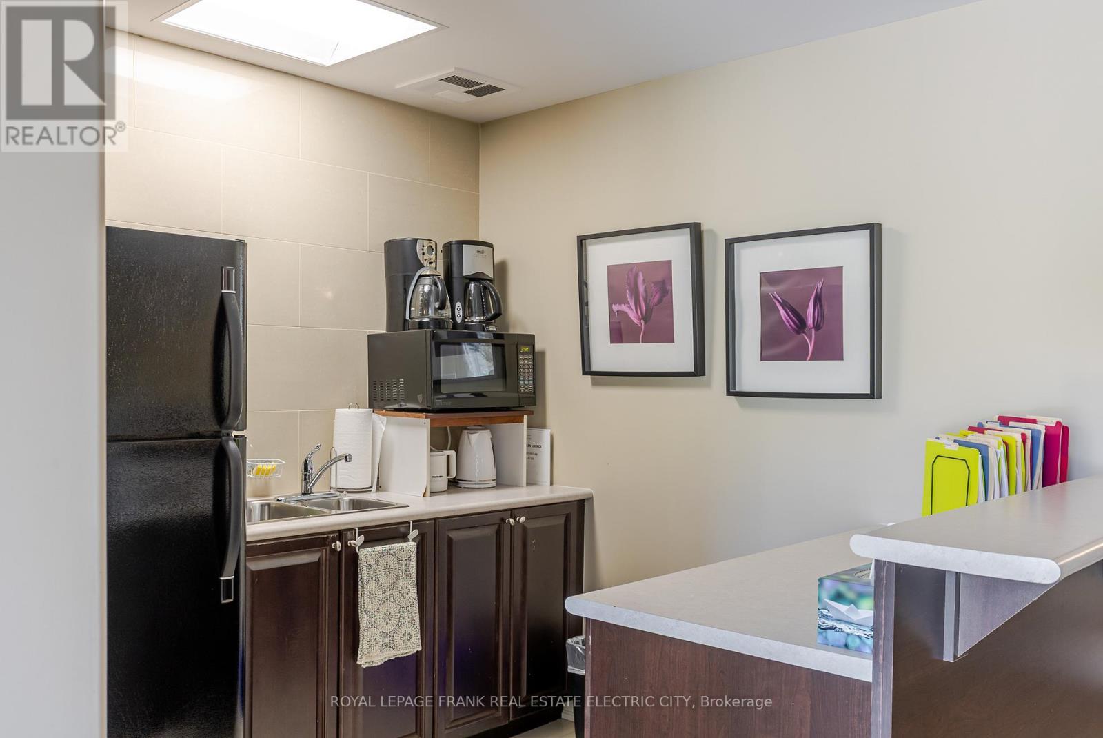 105 - 869 Clonsilla Avenue, Peterborough (Otonabee Ward 1), ON - Indoor