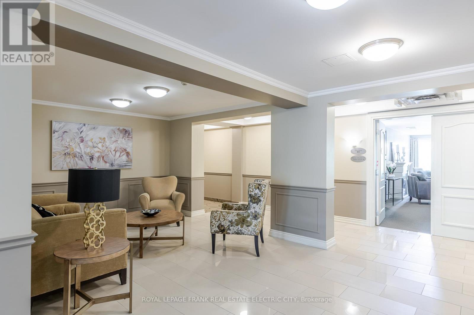 105 - 869 Clonsilla Avenue, Peterborough (Otonabee Ward 1), ON - Indoor