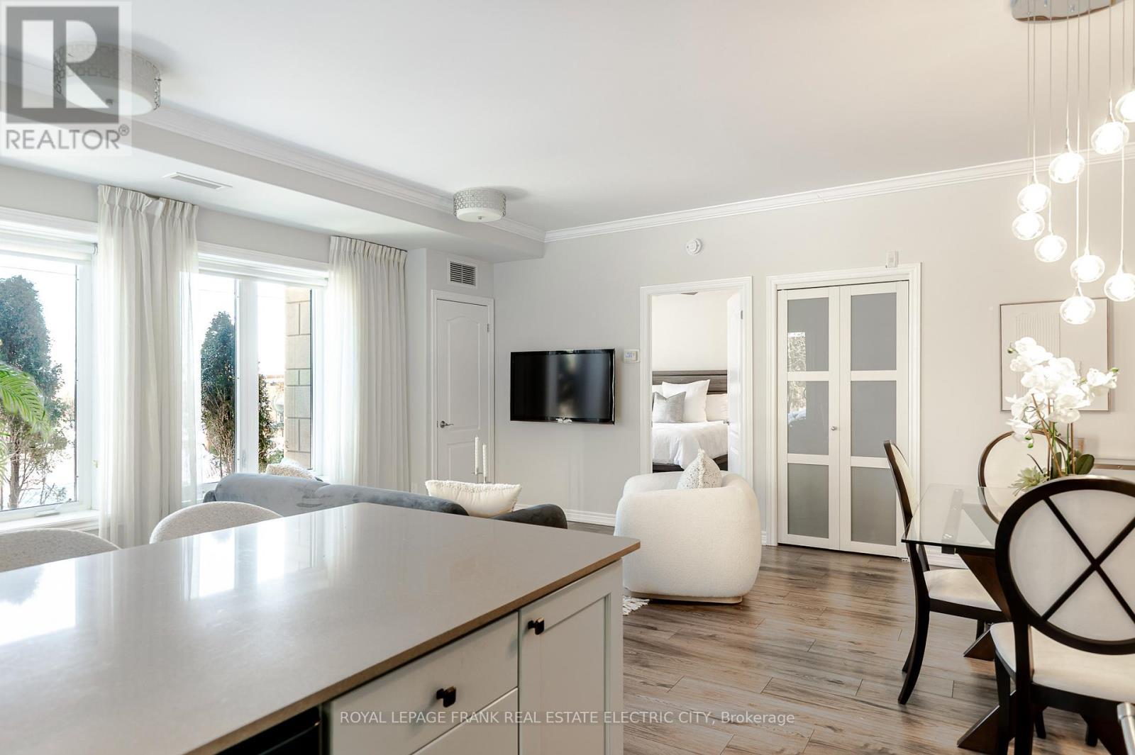 105 - 869 Clonsilla Avenue, Peterborough (Otonabee Ward 1), ON - Indoor