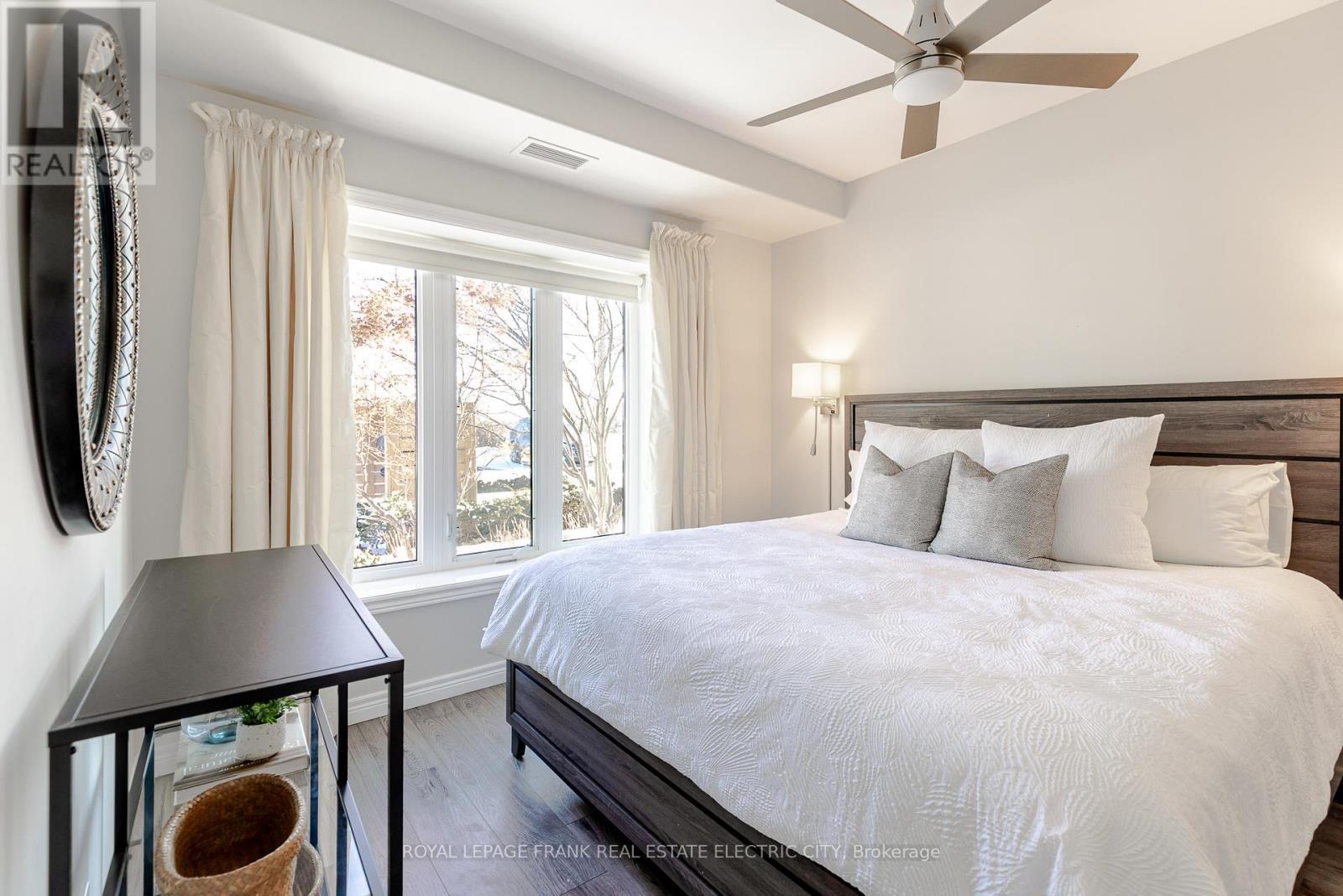 105 - 869 Clonsilla Avenue, Peterborough (Otonabee Ward 1), ON - Indoor Photo Showing Bedroom