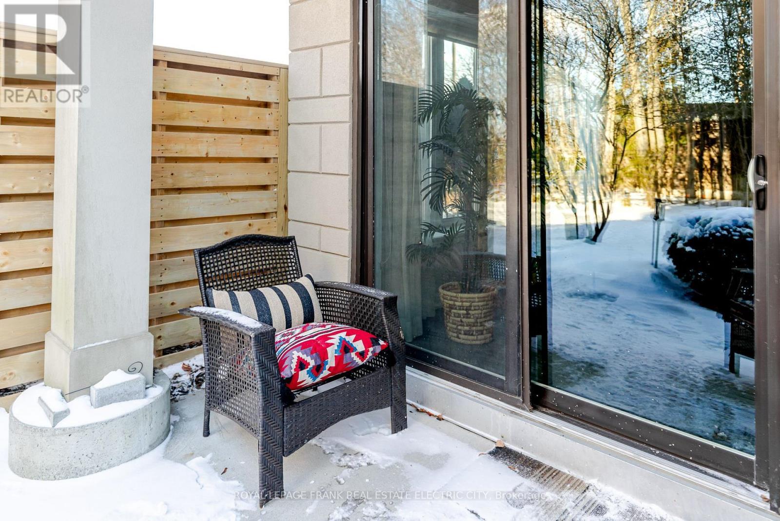 105 - 869 Clonsilla Avenue, Peterborough (Otonabee Ward 1), ON - Outdoor With Exterior