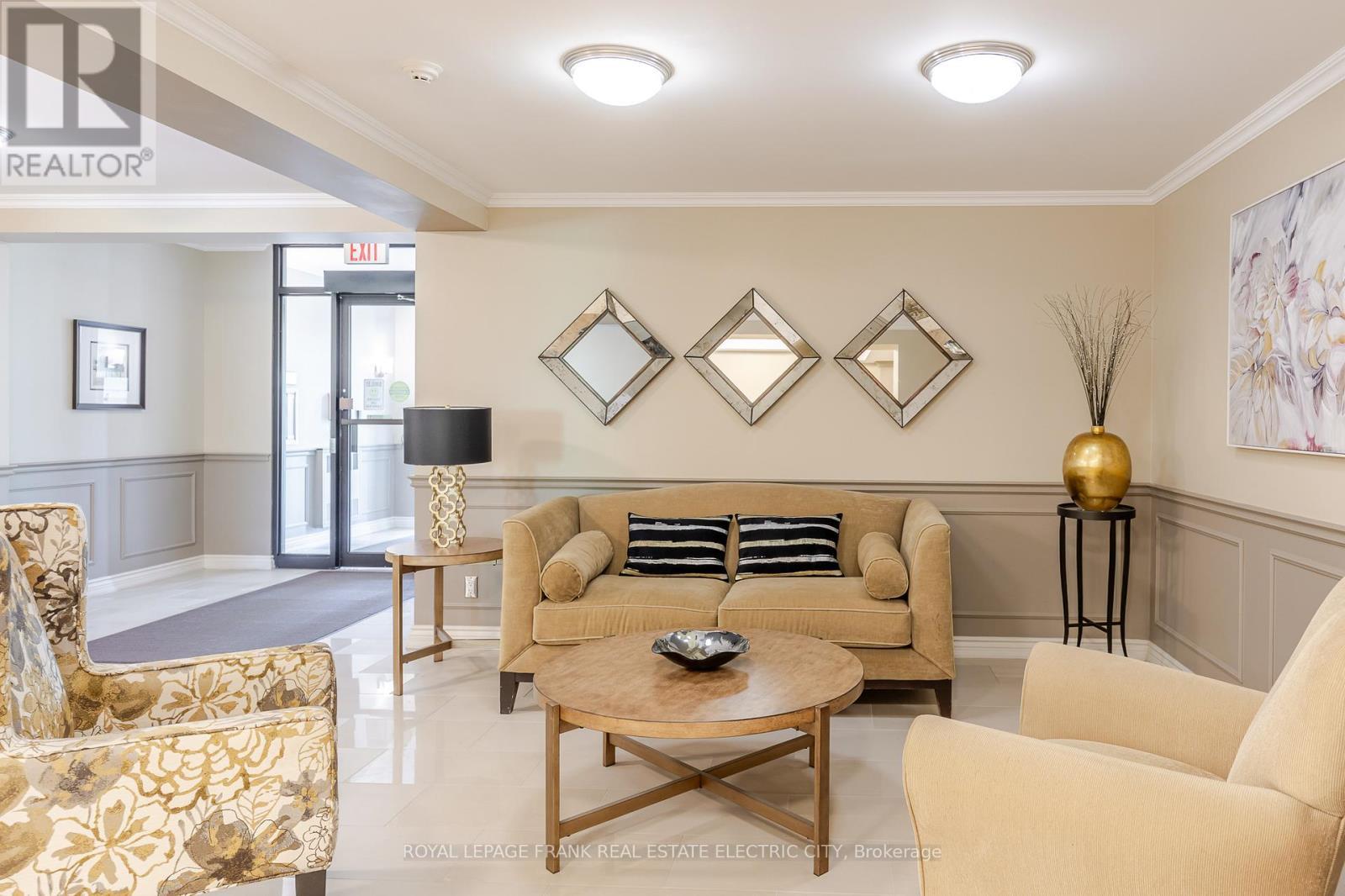 105 - 869 Clonsilla Avenue, Peterborough (Otonabee Ward 1), ON - Indoor Photo Showing Other Room