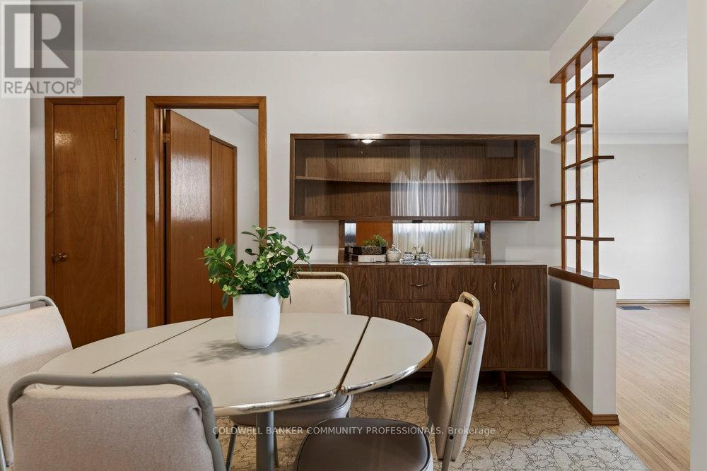 43 Bonaventure Drive, Hamilton, ON - Indoor Photo Showing Dining Room