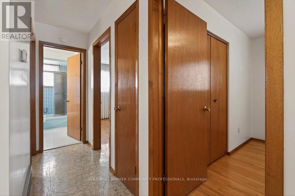 43 Bonaventure Drive, Hamilton, ON - Indoor Photo Showing Other Room