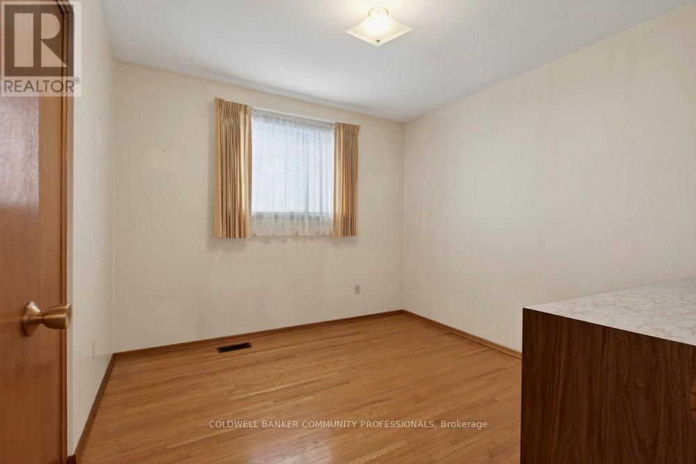 43 Bonaventure Drive, Hamilton, ON - Indoor Photo Showing Other Room