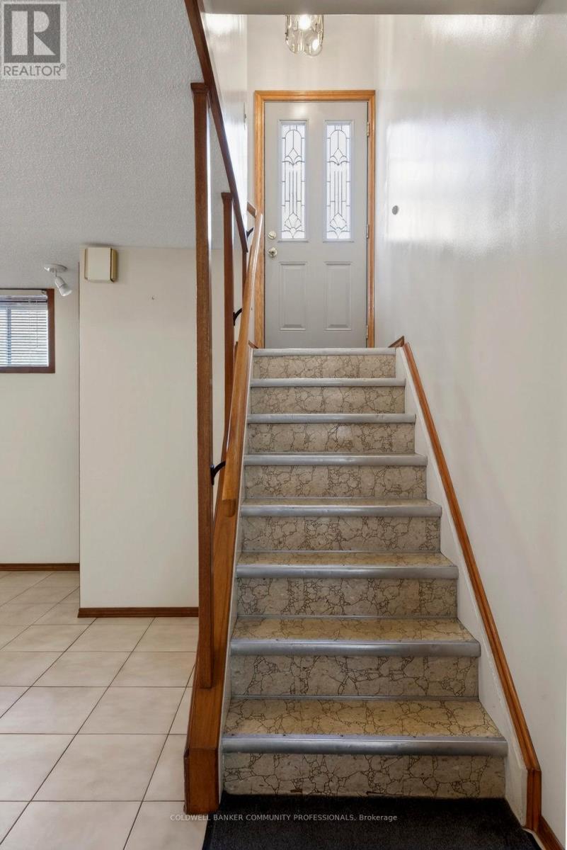 43 Bonaventure Drive, Hamilton, ON - Indoor Photo Showing Other Room