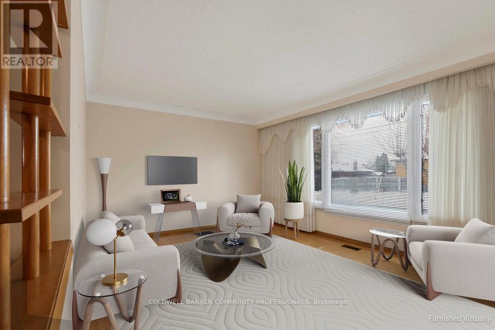 43 Bonaventure Drive, Hamilton, ON - Indoor Photo Showing Living Room