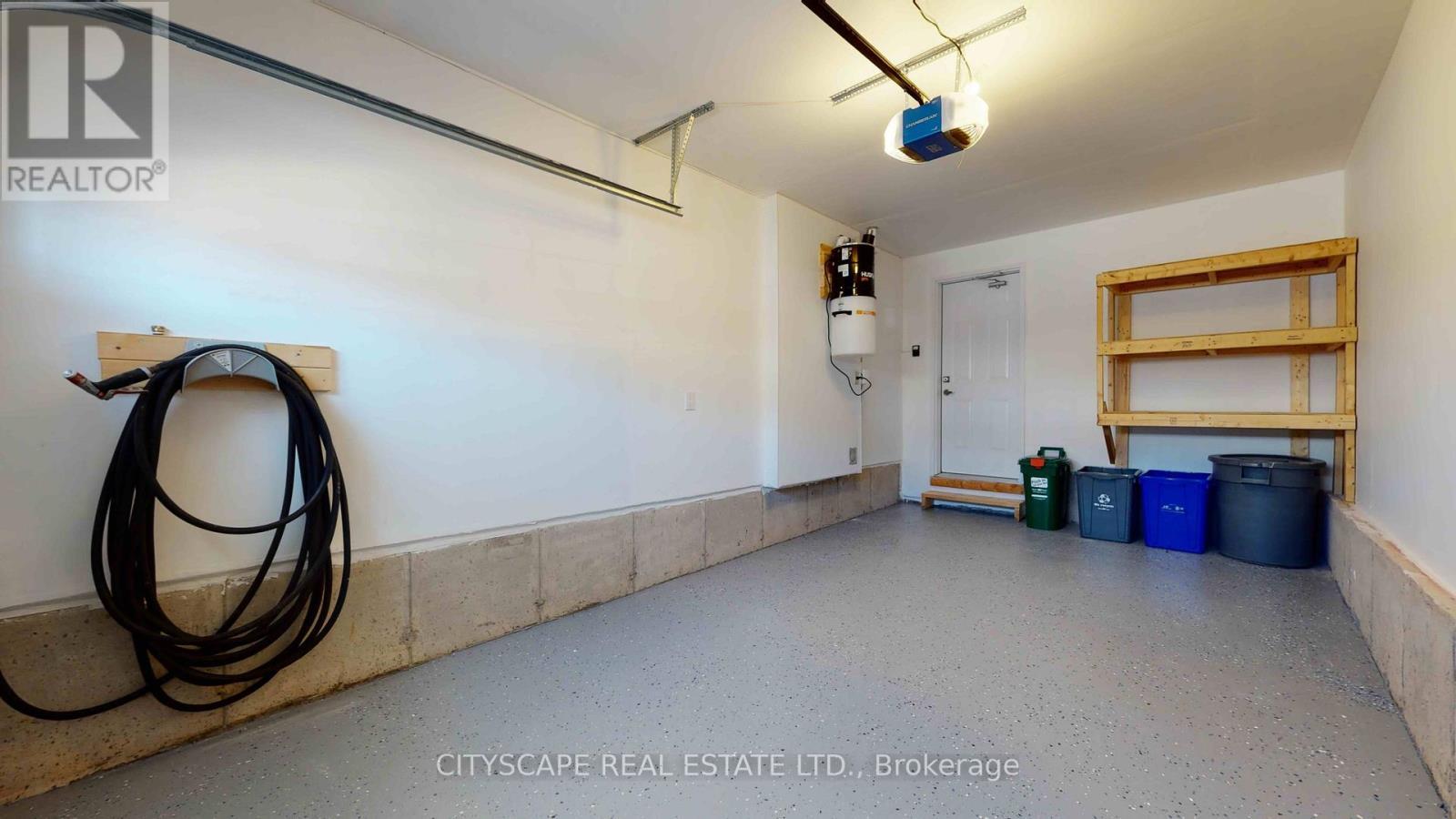 17 Beatty Avenue, Thorold, ON - Indoor Photo Showing Garage