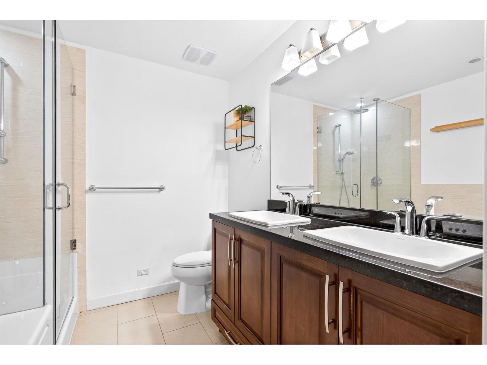 139 8288 207A Street, Langley, BC - Indoor Photo Showing Bathroom