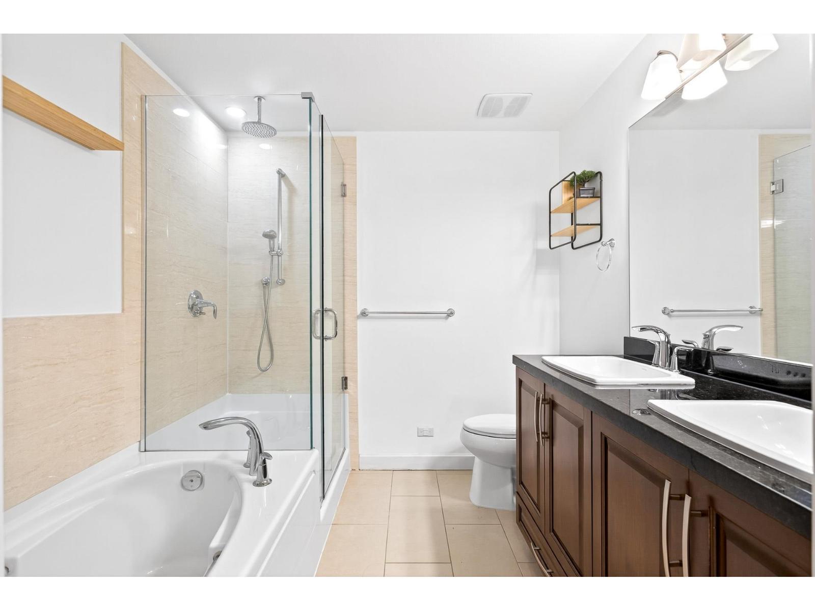 139 8288 207A Street, Langley, BC - Indoor Photo Showing Bathroom