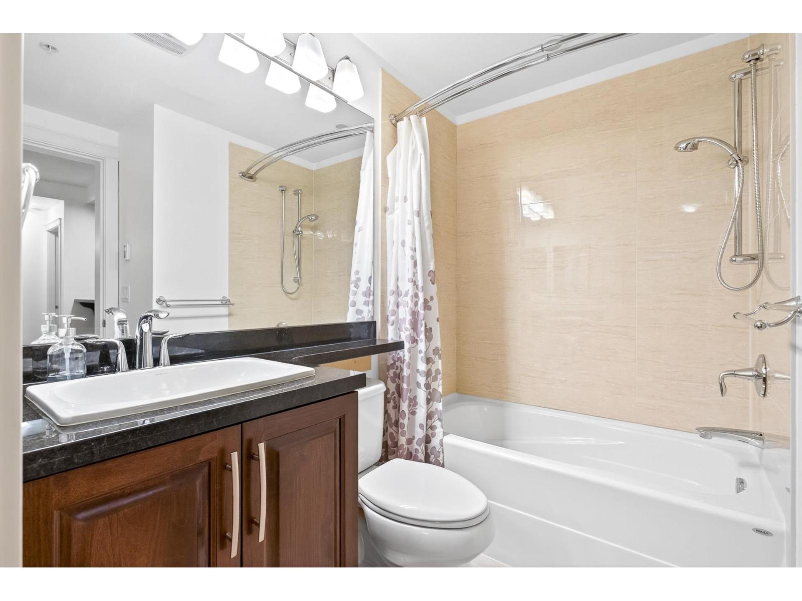 139 8288 207A Street, Langley, BC - Indoor Photo Showing Bathroom