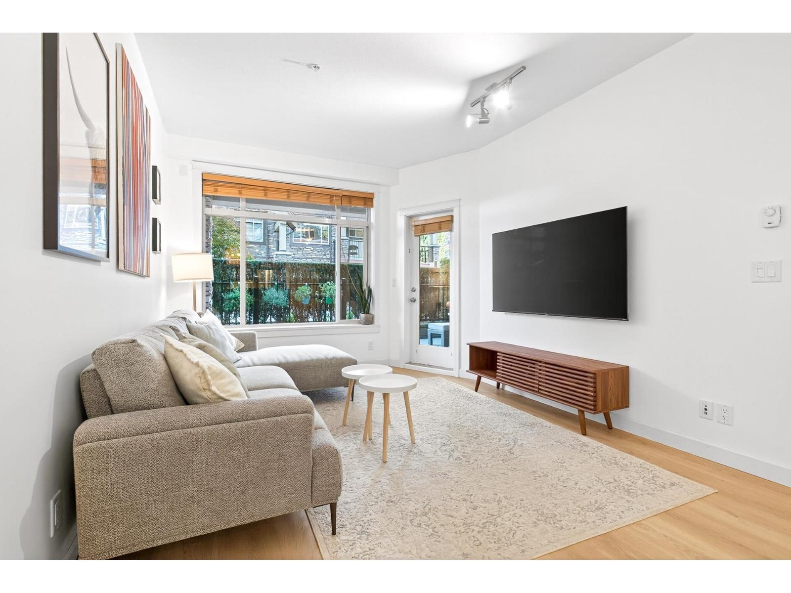 139 8288 207A Street, Langley, BC - Indoor Photo Showing Living Room